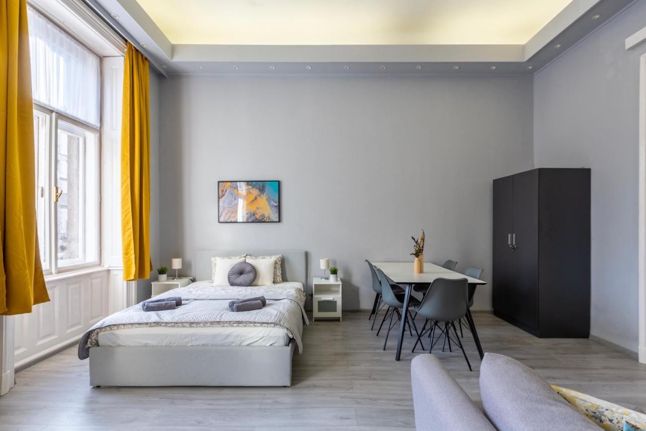 Apartment Downtown In The Heart Of