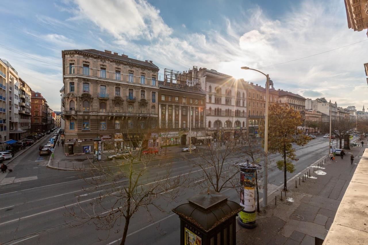 Downtown In The Heart Of Apartment