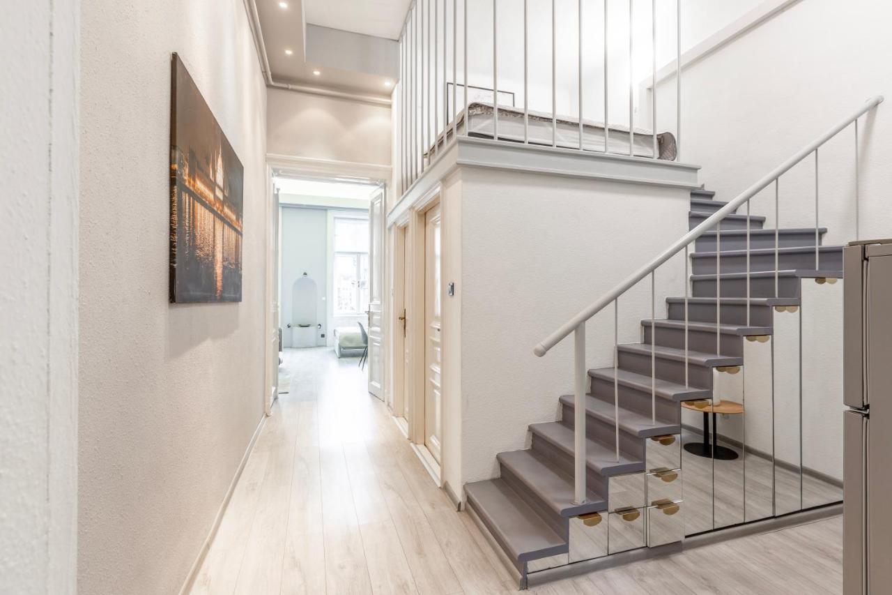 Downtown In The Heart Of Apartment *